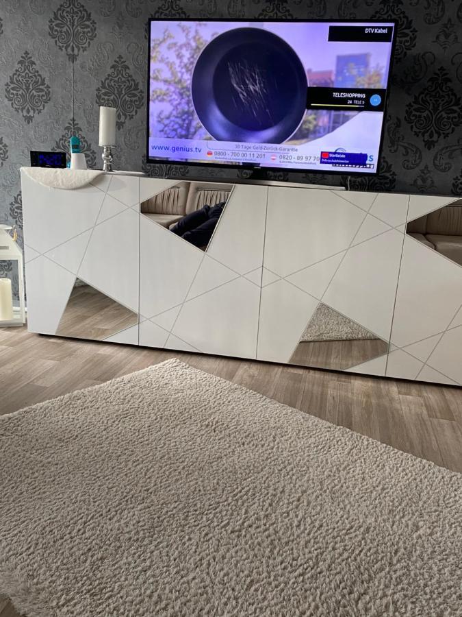 Apartment 3 *