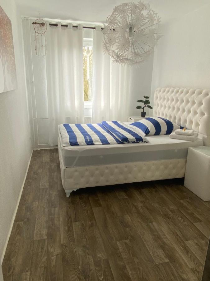 3 Apartment *